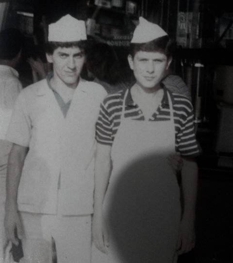 Adnan Usta ve çalışma arkadaşlarıÜnlü Cadde - Bursa 1985